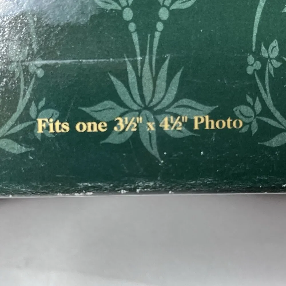 Thomas Kinkade Hidden Cottage II Sculpted Photo Frame 3.5